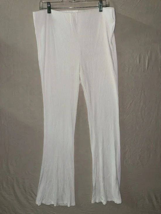 31. H&M White Ribbed Flared Pants - Picture 2 of 2